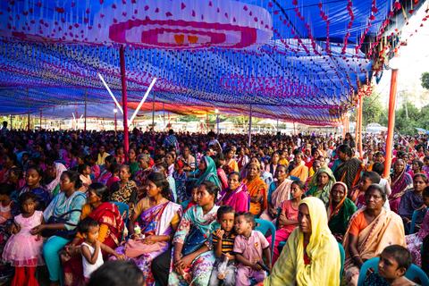 Bangladesh: Gospel crusades